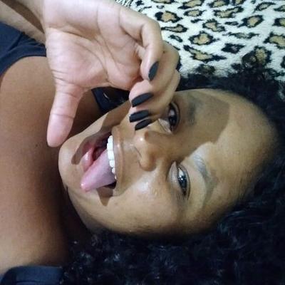 BBW Jaquelina ist heiß darauf, ihr ins Gesicht zu spritzen