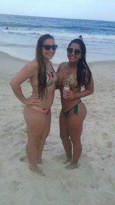 Right or left? Comment