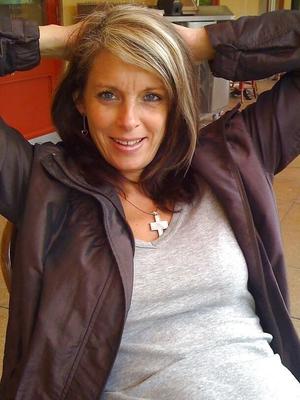 Kim mature UK salope femme