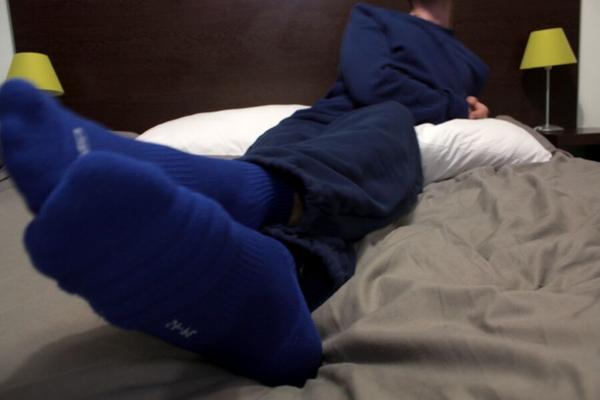 ホテルの部屋での夜...誰がしたいですか?
