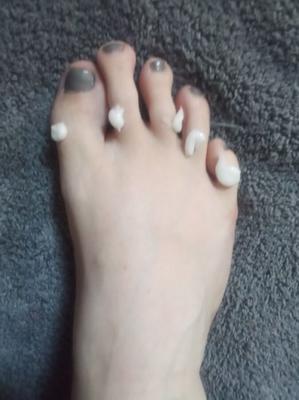 Mes pieds lotionnés en désordre
