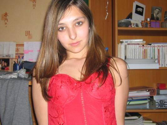 French girl do nudes for bf