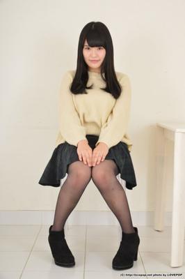 Asuka Hoshimi - соблазнение короткой юбкой в ​​черном нейлоне