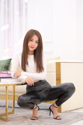 mojing - - Peilan - Pantalon en cuir-Fille indonésienne