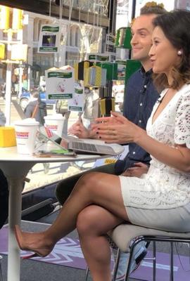 gorgeous Chinese whore Hope has amazing legs. pls fake or men
