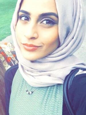CUTE HIJABI TEEN