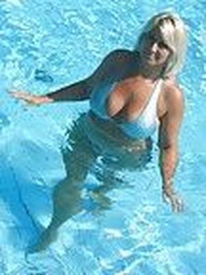 Erika gros seins de Hongrie