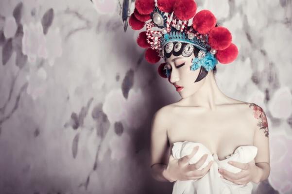 Traditional Chinese Dress & Bush