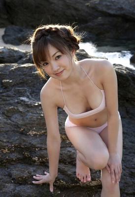 Yua Saitou Beaux Seins Non Nus