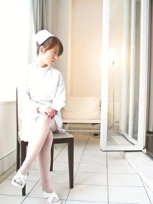 Infirmière asiatique mignonne