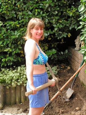 Theresa, une MILF mature aux gros seins du Pays de Galles.