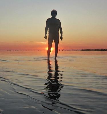 Desnudo a medianoche. 
