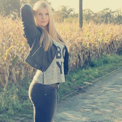 Junge Blondine