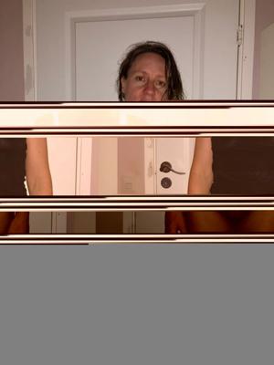 ふしだらな妻クレアの見せびらかしの詳細