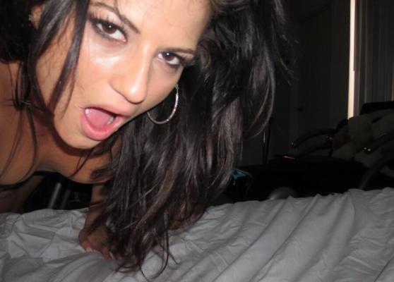 Une MILF latina amateur baise Hercules IV
