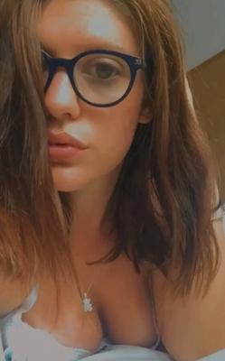 セックスチャットのふしだらな女と友達！