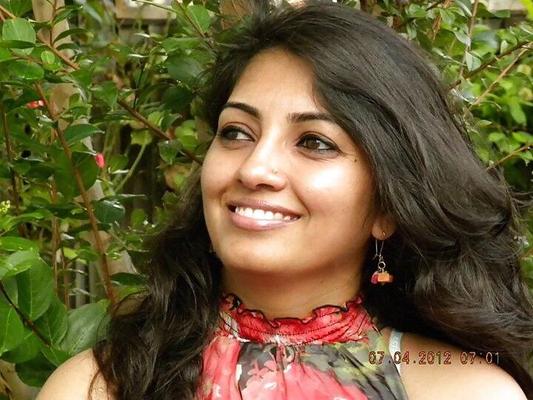 セクシーな若いインド人熟女
