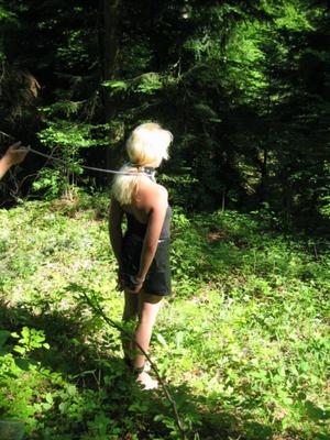Sklavin Jessica im Wald - Ausbildung und Gehorsam zur Sklavin