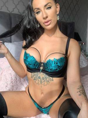 Jess, sexy UK MILF Slut