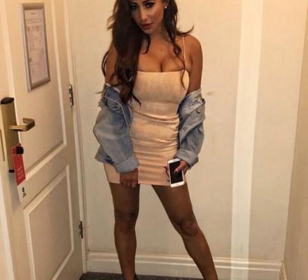 Suivre des salopes Bimbo Chav ivres jusqu'à leur chambre d'hôtel