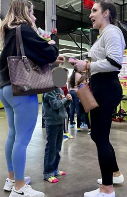 都市部の空中目撃 - ペルシャ人とラテン系熟女の会話