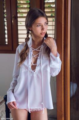 Mila Azul - Window