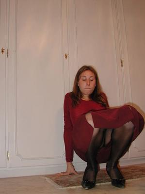 Claudia, une adolescente allemande en collants (Bett)