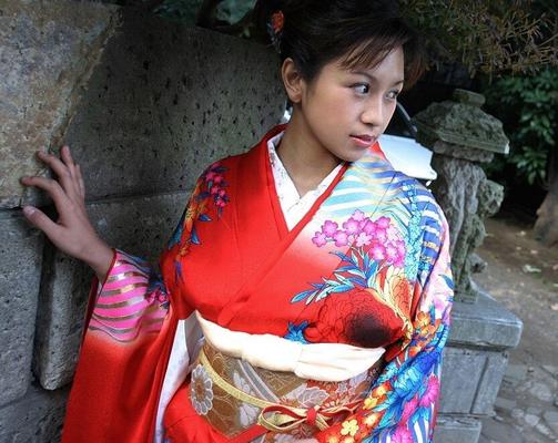 みわ美乳