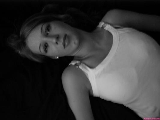 Adolescente alemana hace fotos calientes para su novio