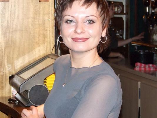 BÉATRICE FILLE FRANÇAISE AIME BBC