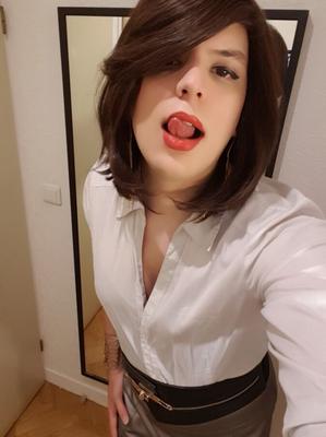 T Vanessa G