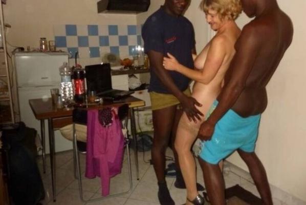 Gisèle mature française et deux garçons noirs