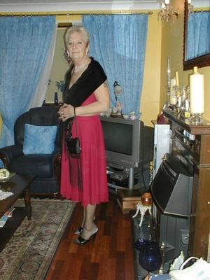 Cassie, bombasse mature britannique