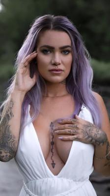 Housewife with Big Tits and no Bra is Bored by the River Alone