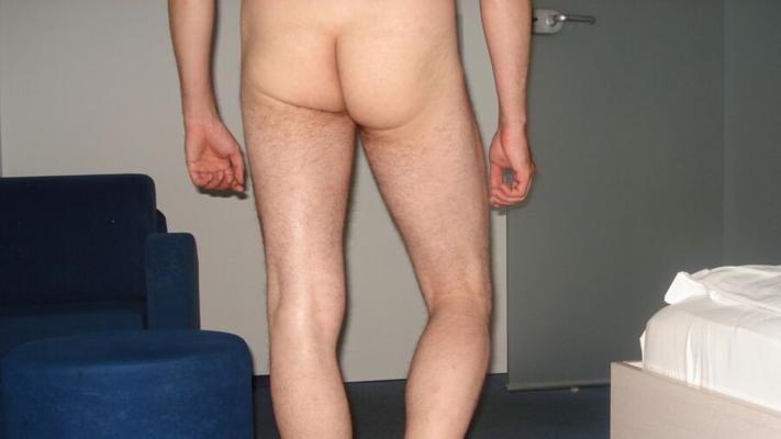 nudo no hotel