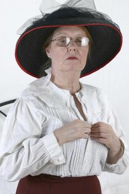 Lucy The Cock Teaser (Vintage Vixens) Partie