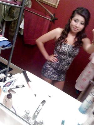 JEUNE LATINA TEEN GROS SEINS