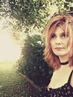 Delphine French MILF Rousse ancienne Sosie Mylene F.