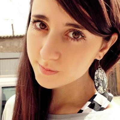 Cute jailbait face to cum on.