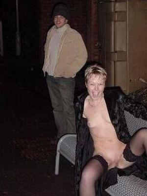 Tigerpuss sexy blonde nude small tits