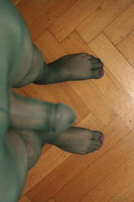 uñas rojas en verde - follándome a mi esposa