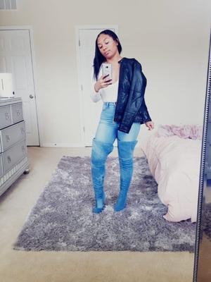 Vaneza T blue jeans and studded jean boots