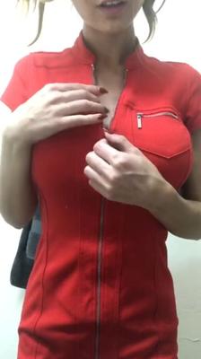 J'ai décompressé sa robe rouge