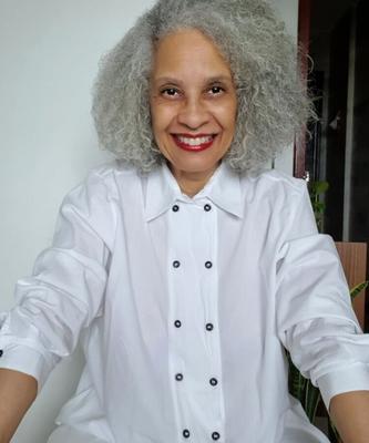 Monica cheveux argentés (candidate bukkake)