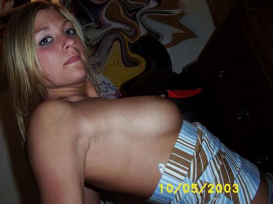 eine andere Blondine