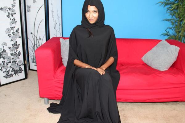 Sadie Santana - Hijab-Handjob