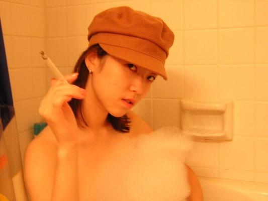 Fumer des filles japonaises