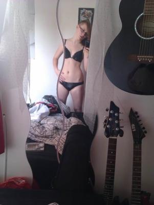UK Emo Babe Lizzie