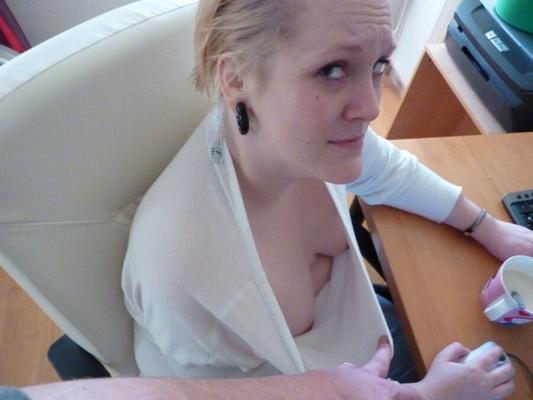 Chemisier en duvet de grosse MILF Lina