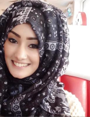 Superbes chattes et scories hijabiennes